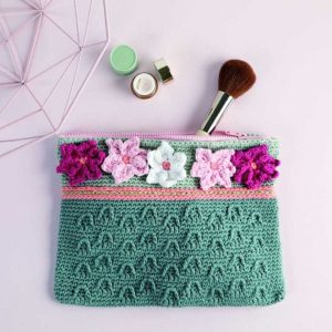 Haakpatroon - Clutch, make-up tasje of toilettas reliefsteek
