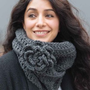 Haakpatroon - Col met roos