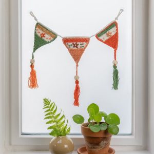 Haakpatroon - 3 Vlaggetjes Raamslinger