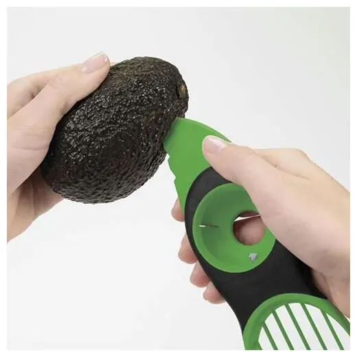 Splijt, ontpit en schep avocados met de 3-in-1 Avocado Snijder - Afbeelding 3